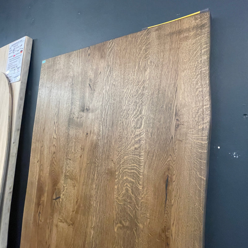 Massivholz Tischplatte | 200x85x4cm | Holzart: Eiche  | Art Baumkante: natürliche Baumkante | Finish: Coffee Oil | Code: VT-Ei54 | Standort: Vintique Store Tempelhof